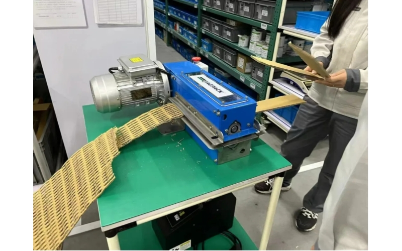 廢紙箱&ne;廢品,JP300紙板緩沖機讓它變身高質(zhì)量緩沖材料！