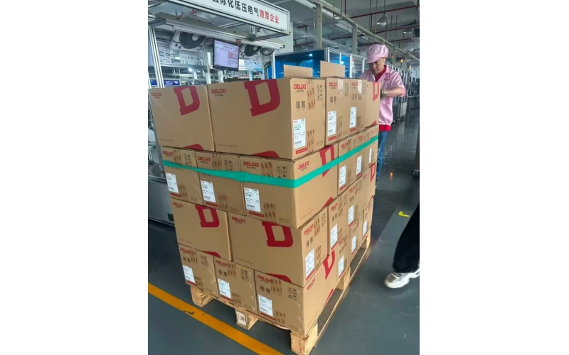 天然橡膠捆綁帶 vs. 手工纏繞膜：工廠內(nèi)部周轉(zhuǎn)中的應(yīng)用對比