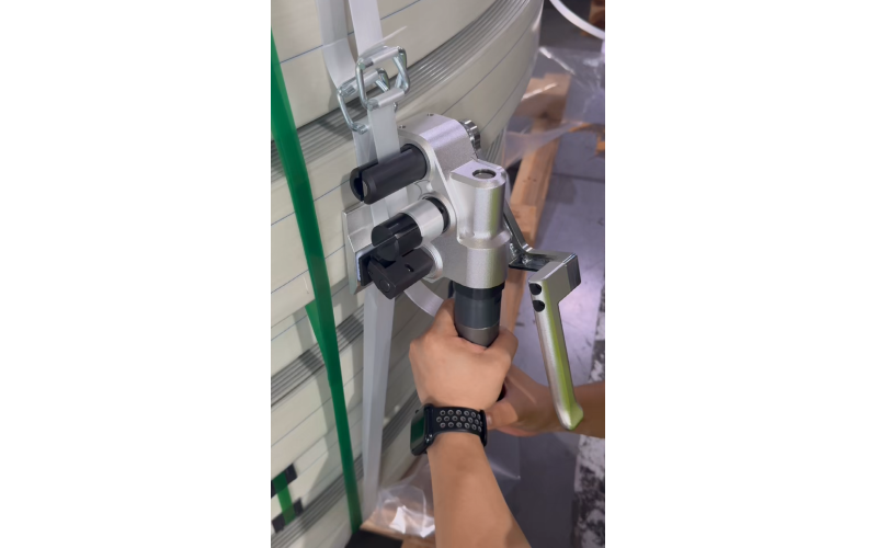 氣動(dòng)打包機(jī)在化學(xué)纖維業(yè)中的應(yīng)用